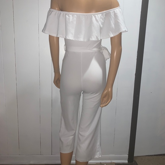 White off-shoulder jumpsuit - Picture 1 of 2